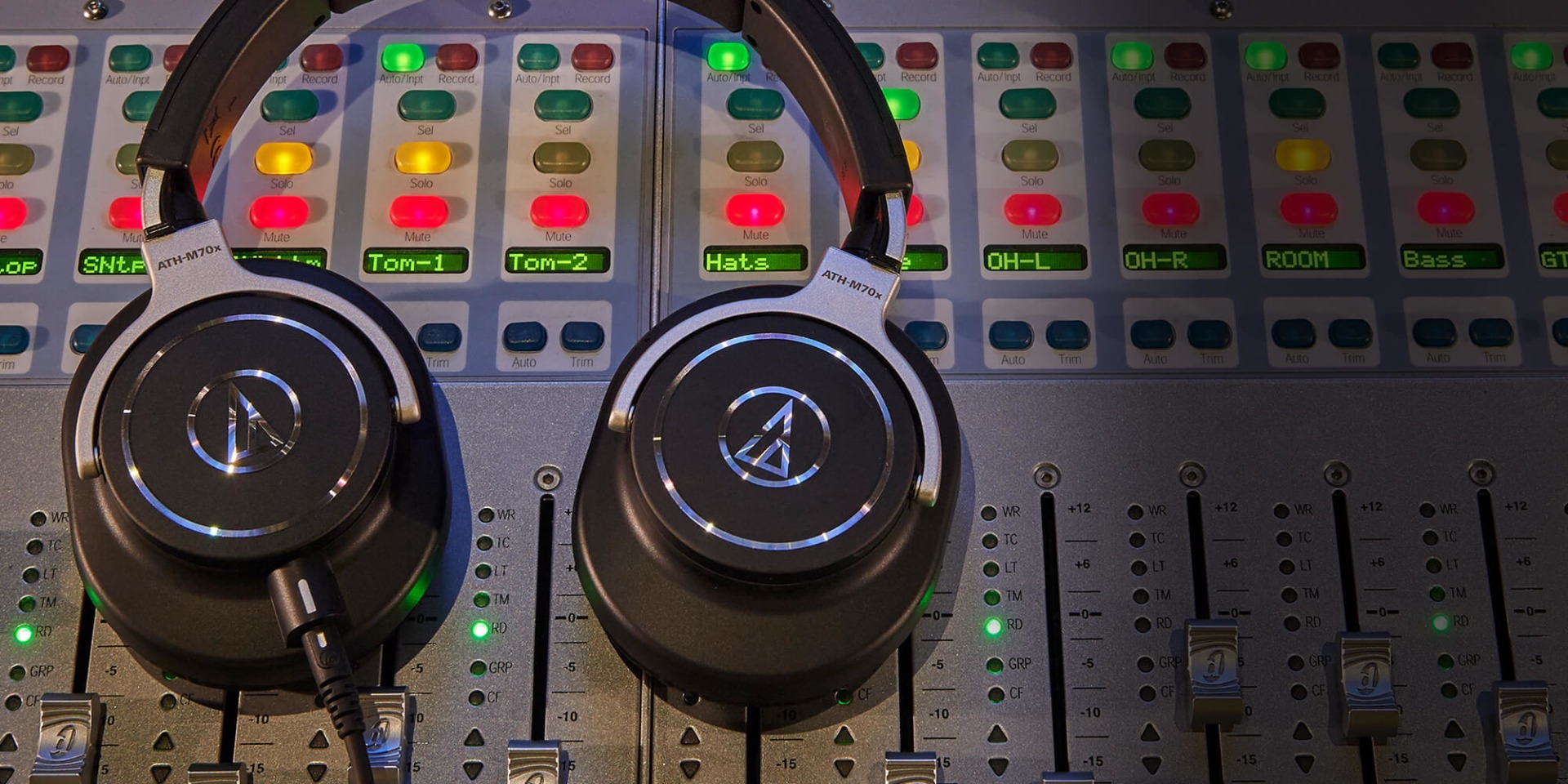 Audio Technica ATH-M70x Headphone,Monitor,หูฟังครอบหู,หูฟังมอนิเตอร์,หูฟังเอนจิเนียร์,Audio Mixing,หูฟัง Mixing,professional studio monitor headphones